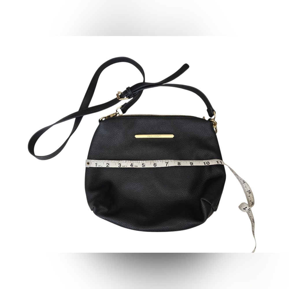 Steve Madden Elegant Black Leather Shoulder Bag - Picture 3 of 8